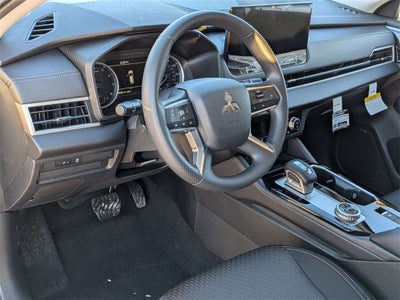 2026 Mitsubishi Outlander ES