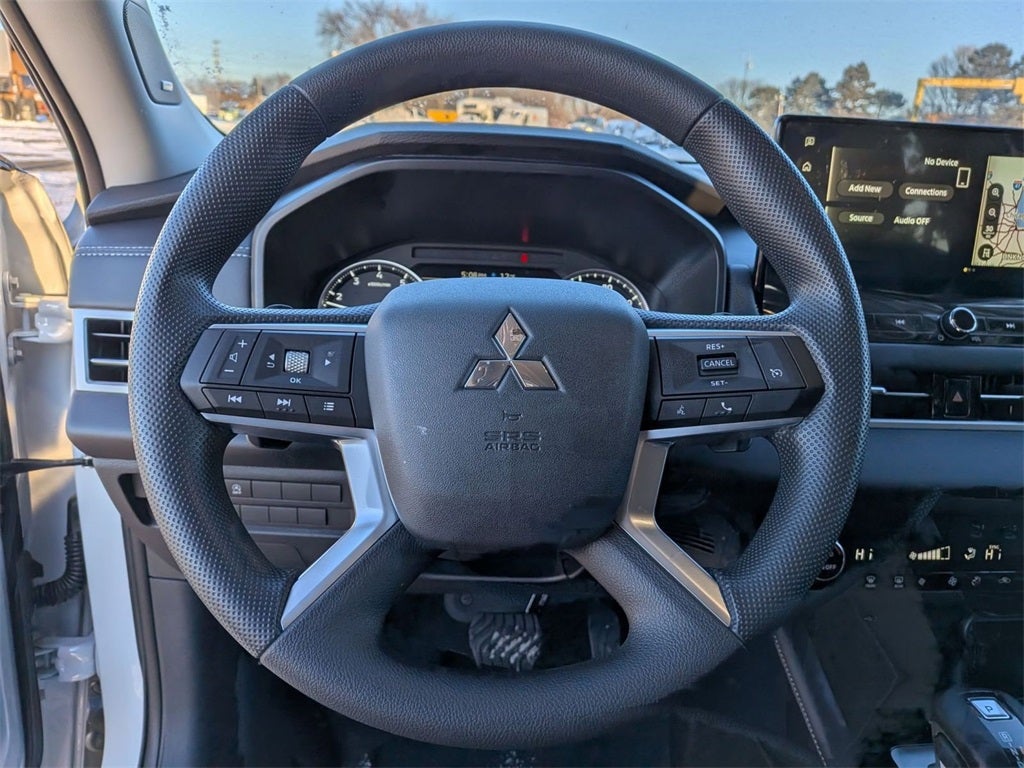 2026 Mitsubishi Outlander ES