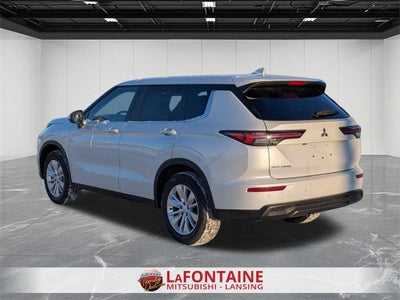 2026 Mitsubishi Outlander ES