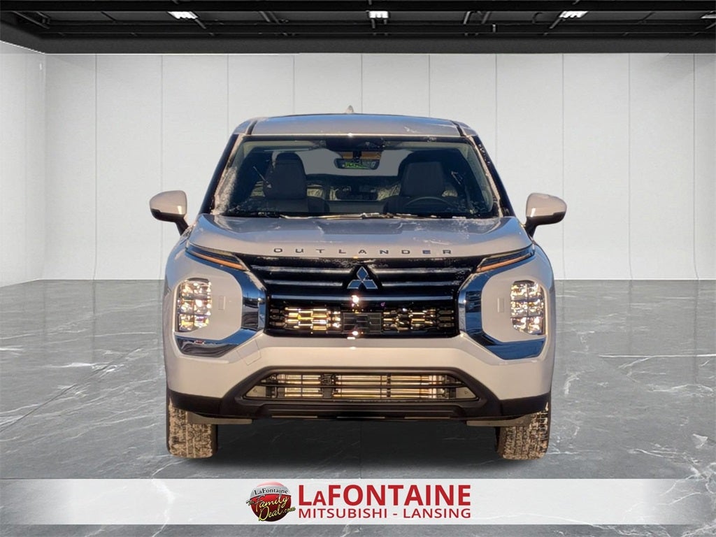 2026 Mitsubishi Outlander ES