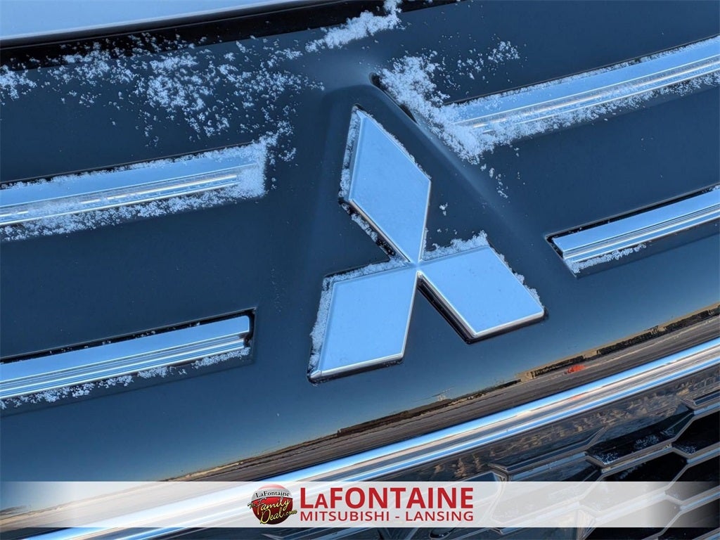 2026 Mitsubishi Outlander ES