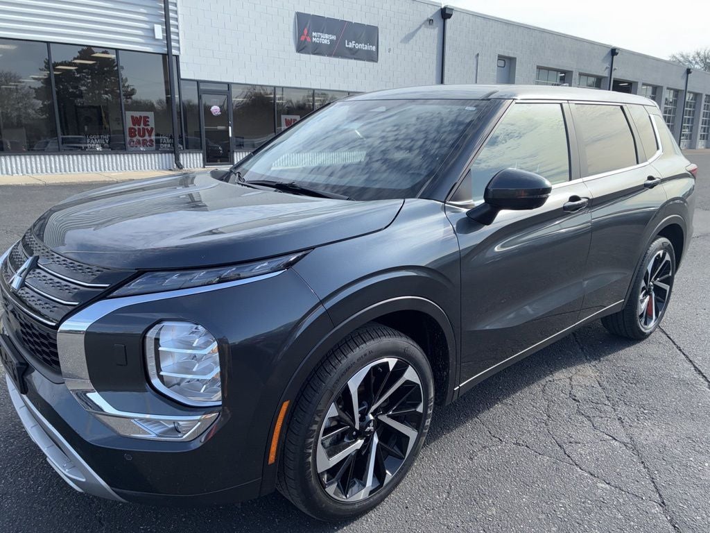 2024 Mitsubishi Outlander SE