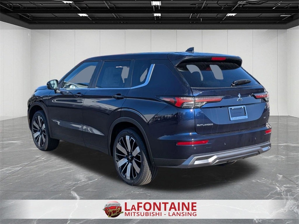 2025 Mitsubishi Outlander SE