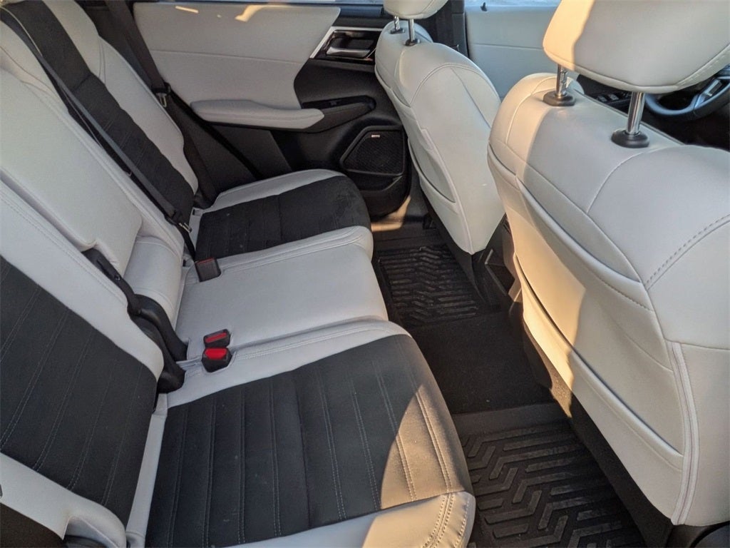 2025 Mitsubishi Outlander SE