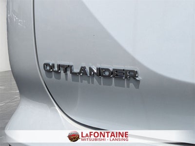 2025 Mitsubishi Outlander SE