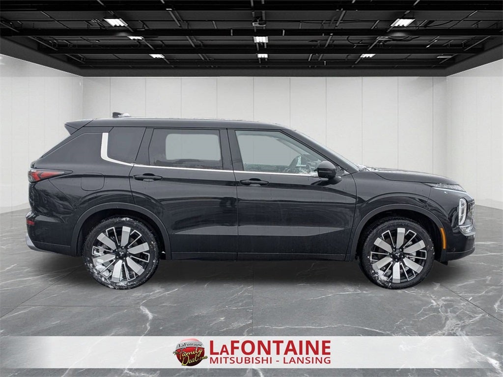 2026 Mitsubishi Outlander SE