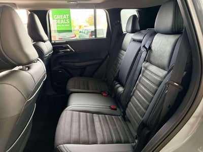 2026 Mitsubishi Outlander SE