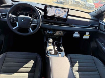 2026 Mitsubishi Outlander LE