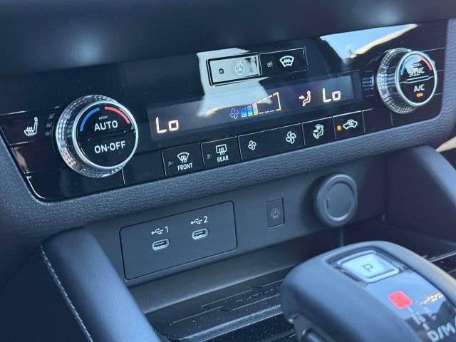 2026 Mitsubishi Outlander LE
