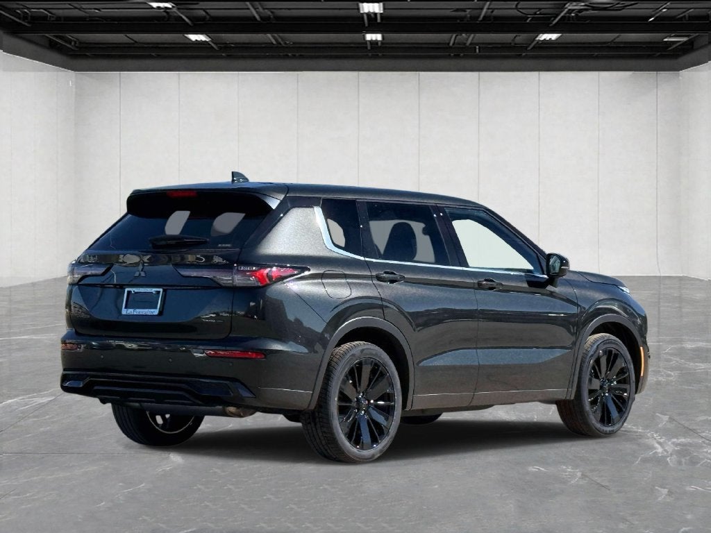 2026 Mitsubishi Outlander LE