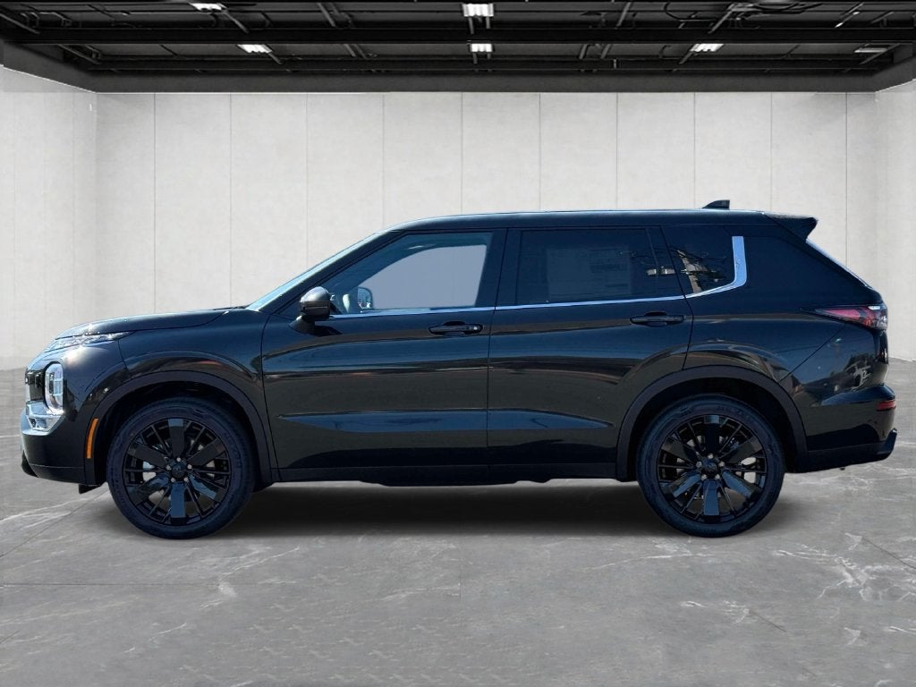 2026 Mitsubishi Outlander LE