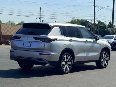 2026 Mitsubishi Outlander SE