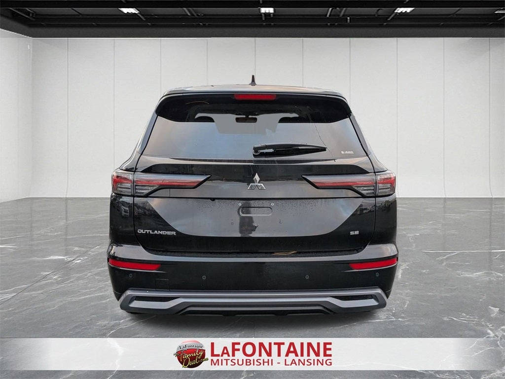 2026 Mitsubishi Outlander SE