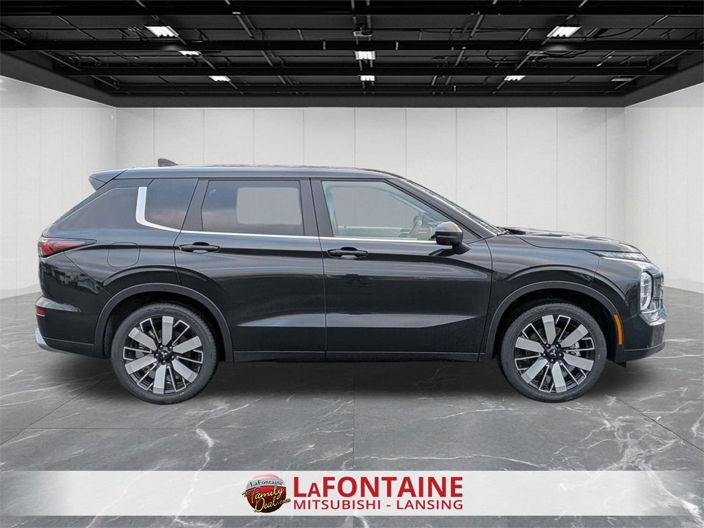 2026 Mitsubishi Outlander SE