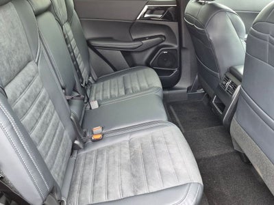 2026 Mitsubishi Outlander SE