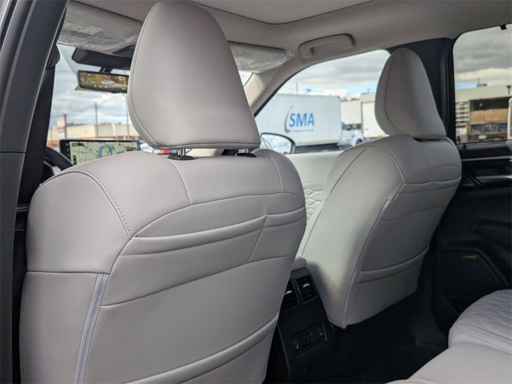 2025 Mitsubishi Outlander PLATINUM