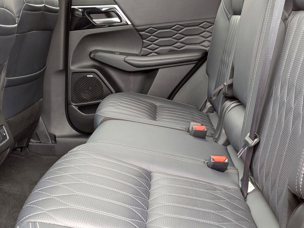 2025 Mitsubishi Outlander Platinum Edition
