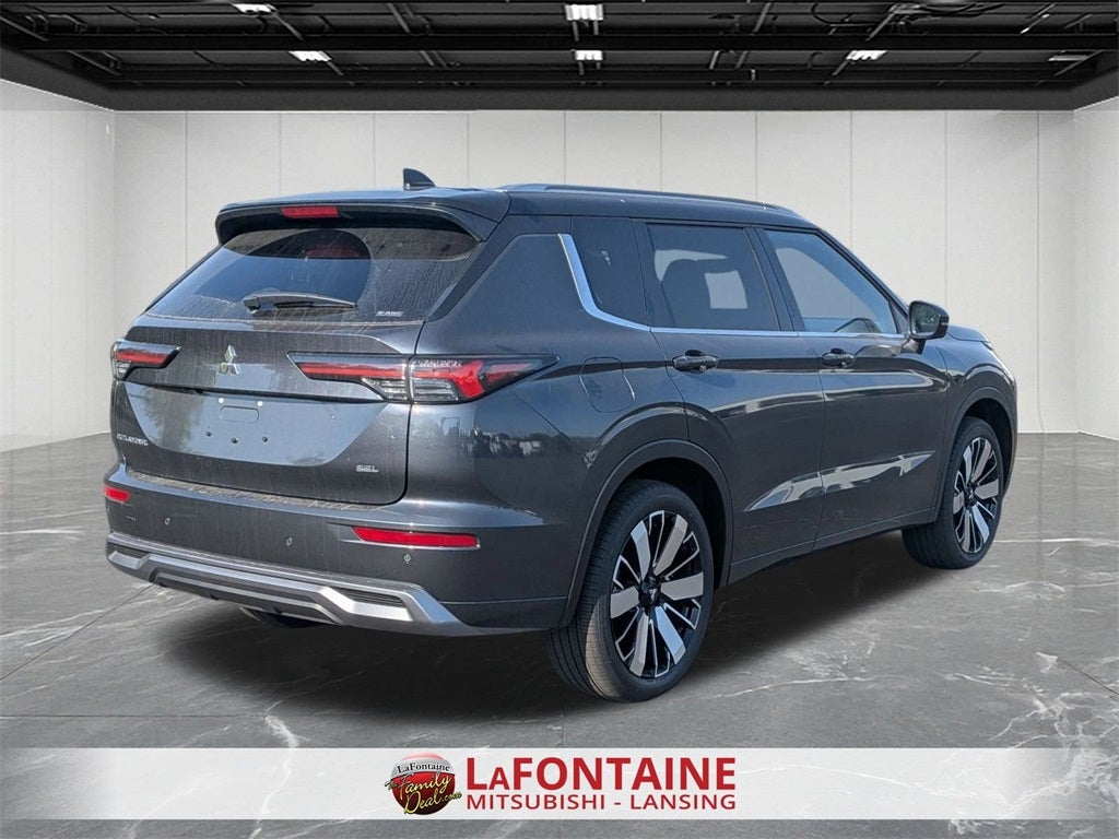 2025 Mitsubishi Outlander SEL