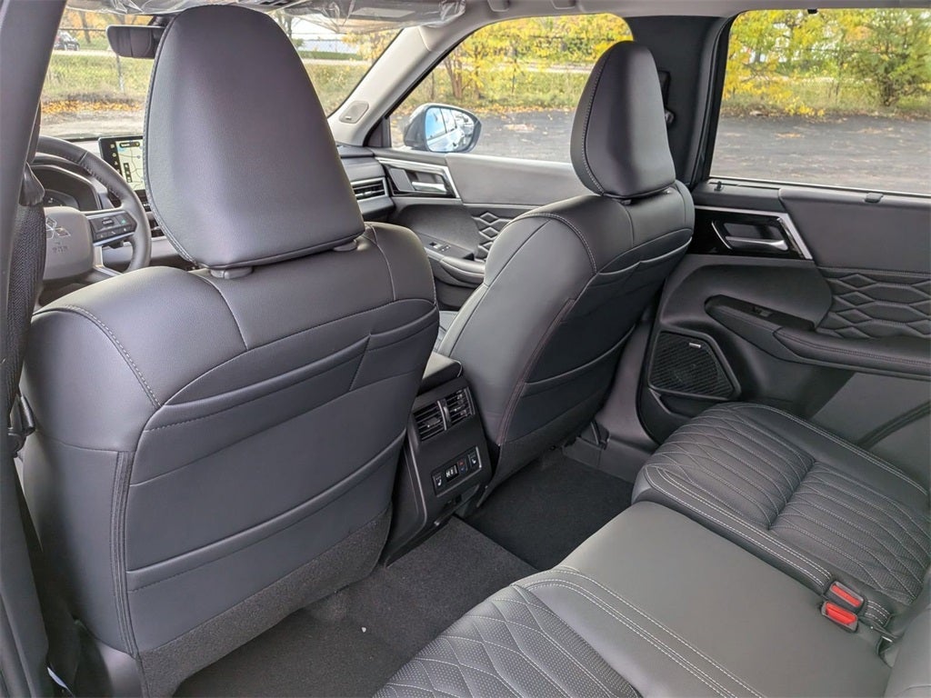 2025 Mitsubishi Outlander SEL