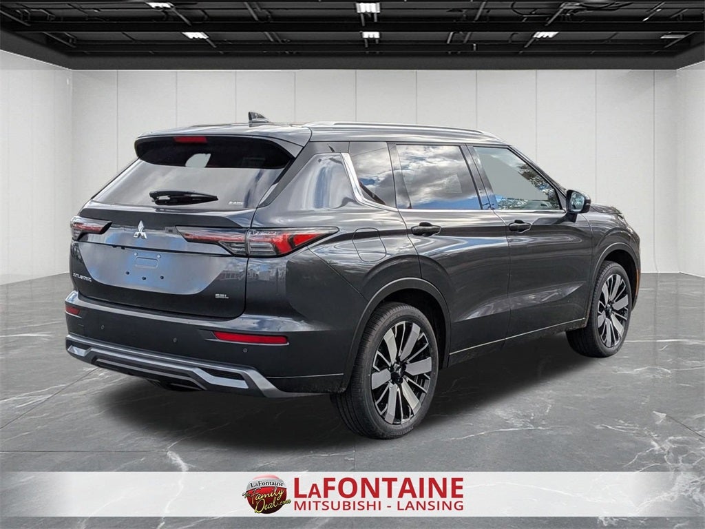 2025 Mitsubishi Outlander SEL