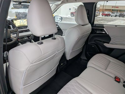 2026 Mitsubishi Outlander SEL