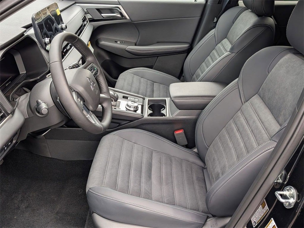 2025 Mitsubishi Outlander PHEV SE