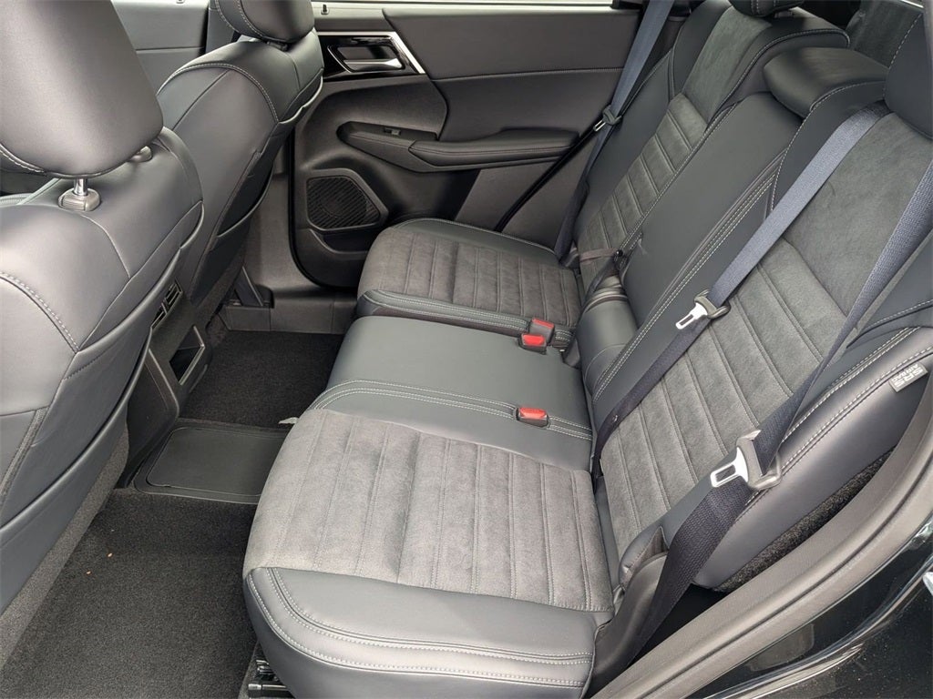 2025 Mitsubishi Outlander PHEV SE