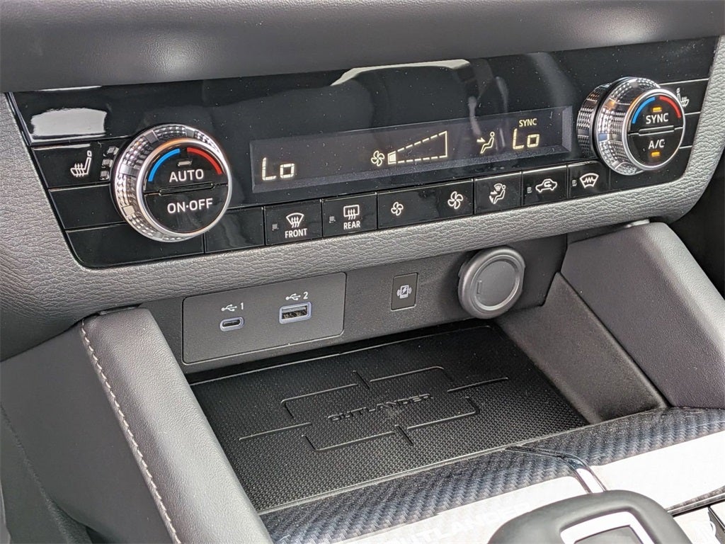 2025 Mitsubishi Outlander PHEV SE