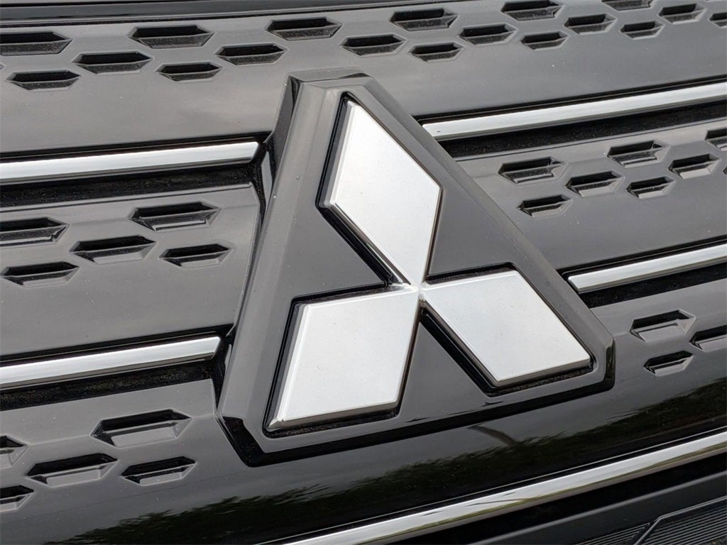 2025 Mitsubishi Outlander PHEV SE