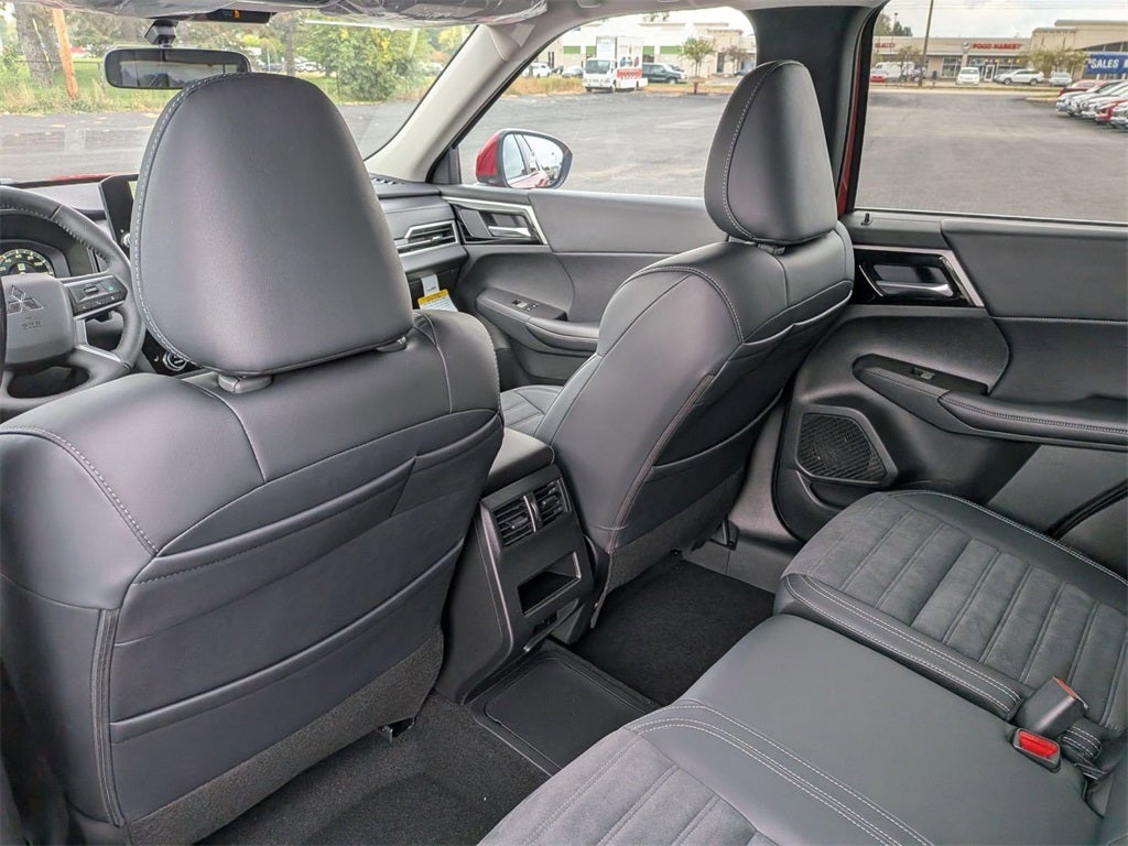 2025 Mitsubishi Outlander PHEV SE