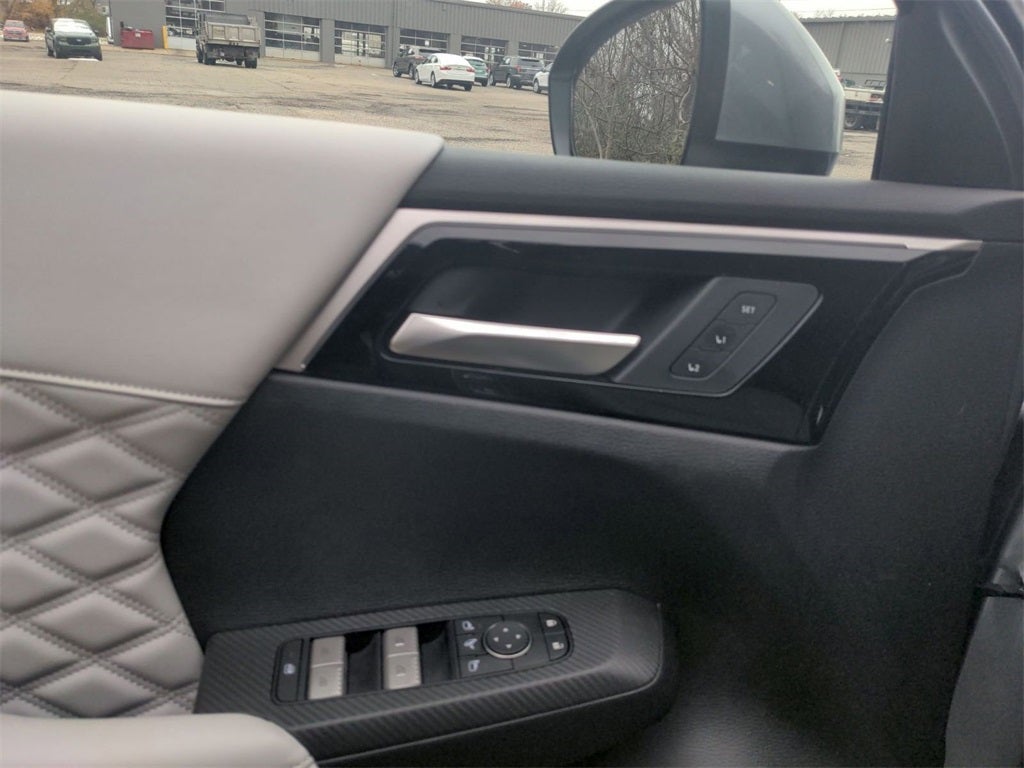 2023 Mitsubishi Outlander PHEV SEL 40th anniversary