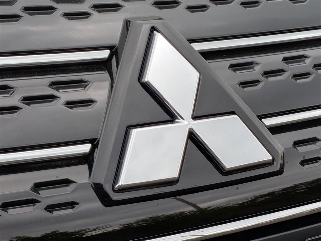 2025 Mitsubishi Outlander PHEV SE