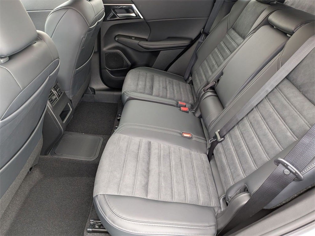 2025 Mitsubishi Outlander PHEV SE