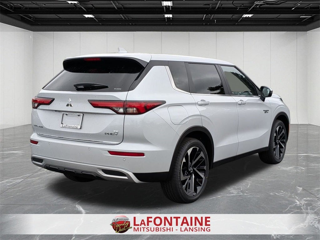 2025 Mitsubishi Outlander PHEV SE