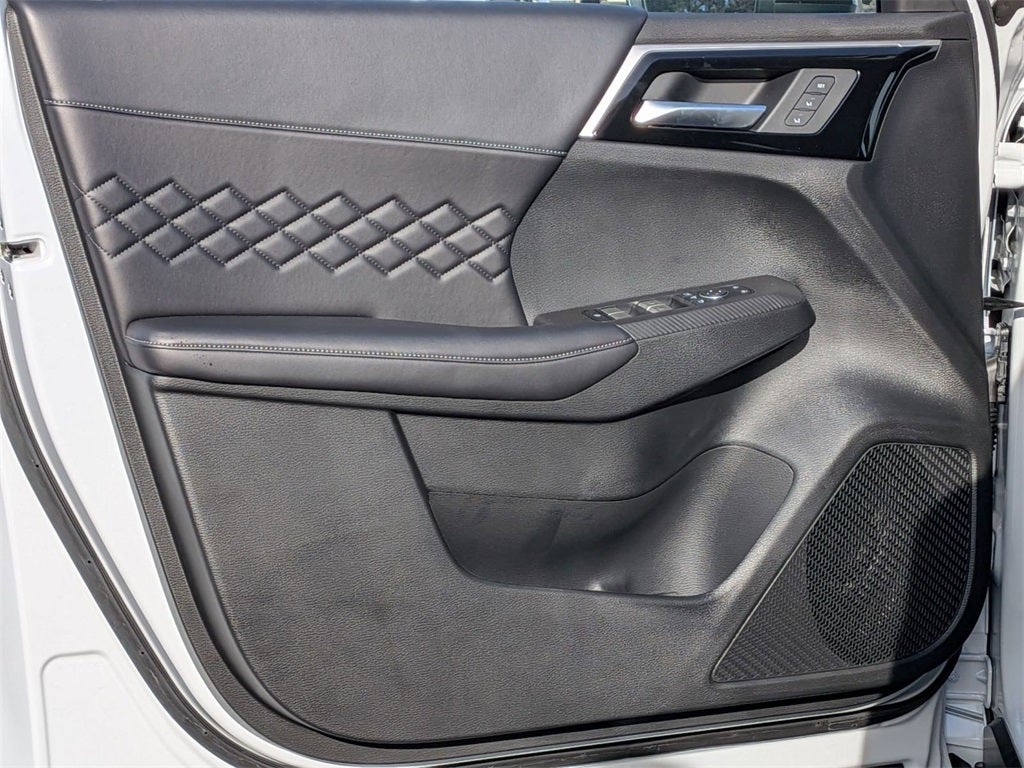 2025 Mitsubishi Outlander PHEV SEL Black Edition