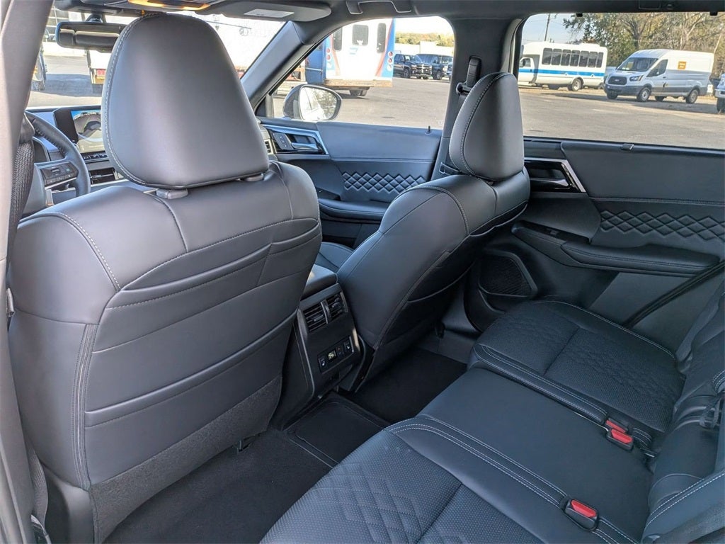 2025 Mitsubishi Outlander PHEV SEL Black Edition