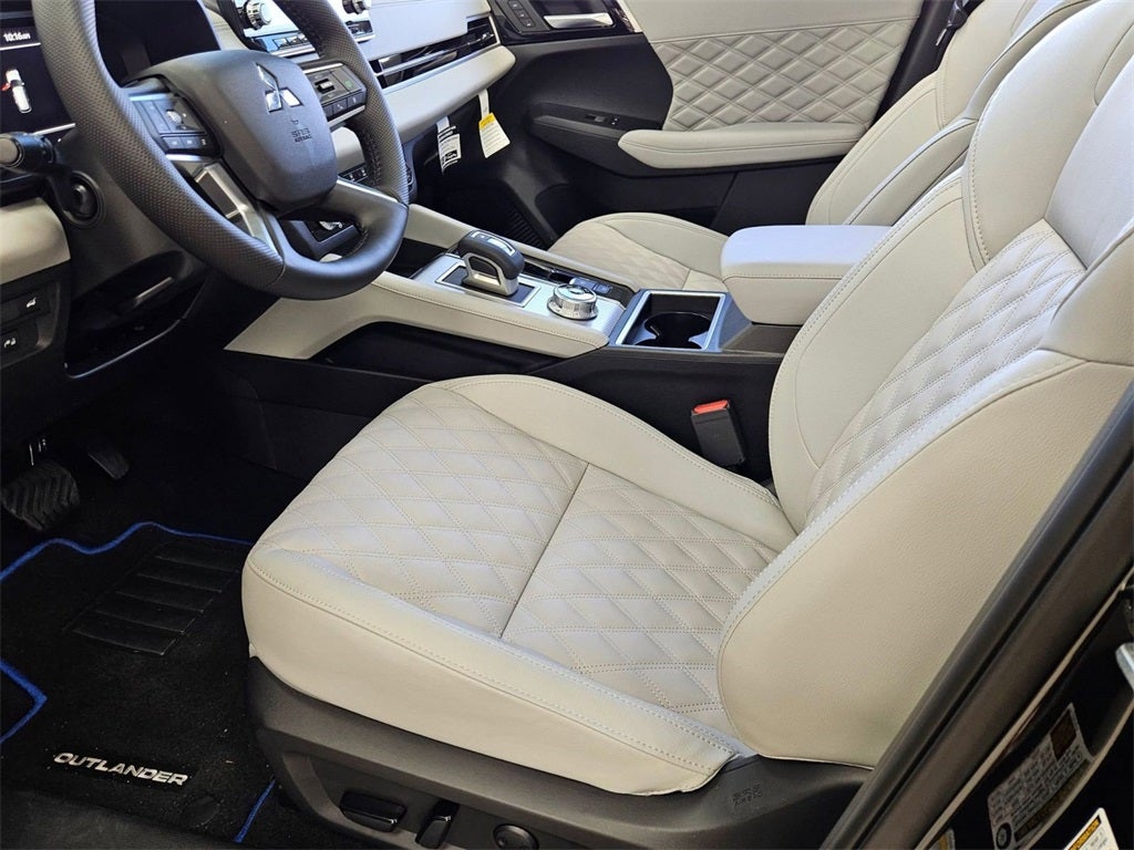 2025 Mitsubishi Outlander PHEV Platinum Edition