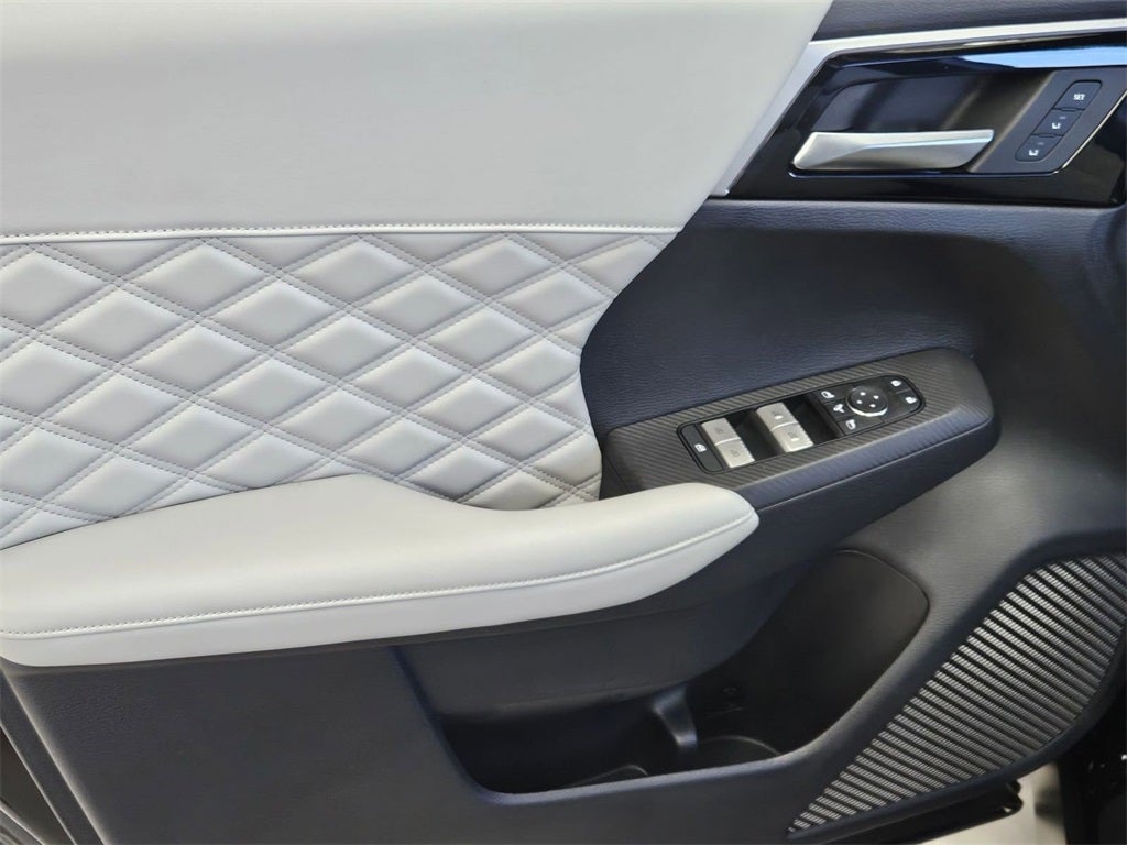 2025 Mitsubishi Outlander PHEV Platinum Edition