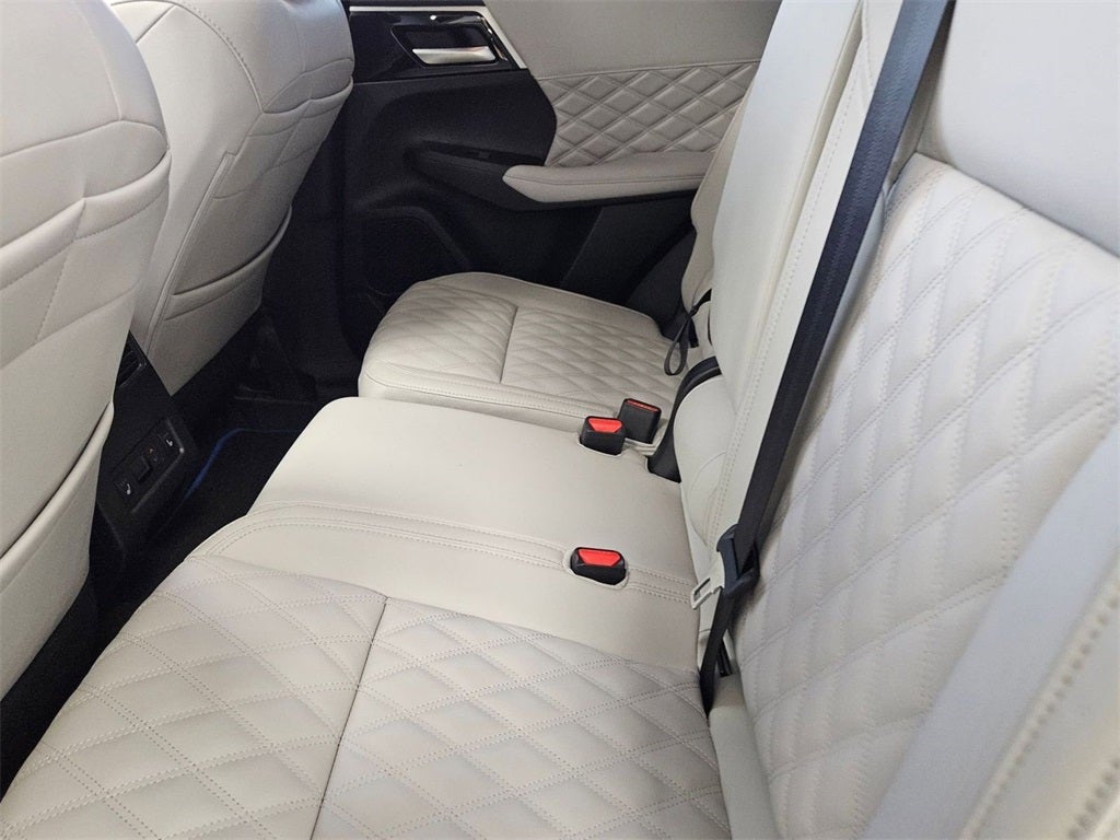 2025 Mitsubishi Outlander PHEV Platinum Edition