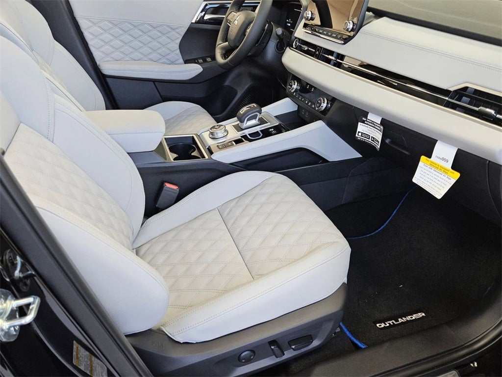 2025 Mitsubishi Outlander PHEV Platinum Edition