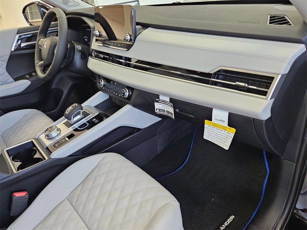 2025 Mitsubishi Outlander PHEV Platinum Edition