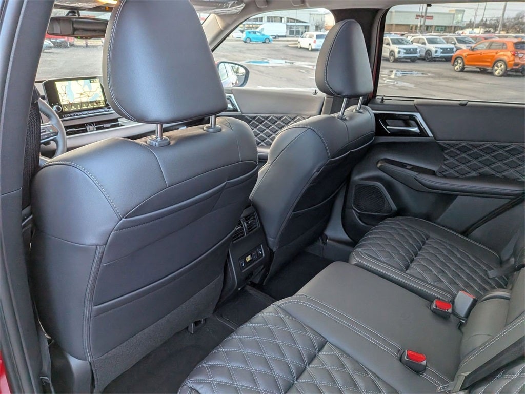 2025 Mitsubishi Outlander PHEV SEL