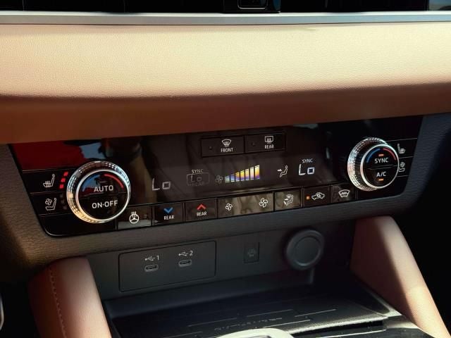 2026 Mitsubishi Outlander PHEV SEL