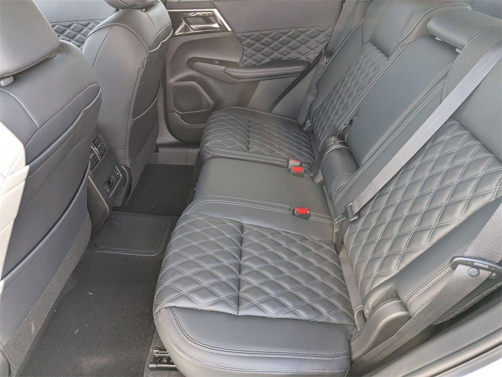 2025 Mitsubishi Outlander PHEV SEL