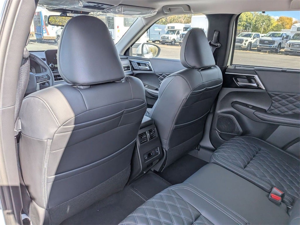 2025 Mitsubishi Outlander PHEV SEL