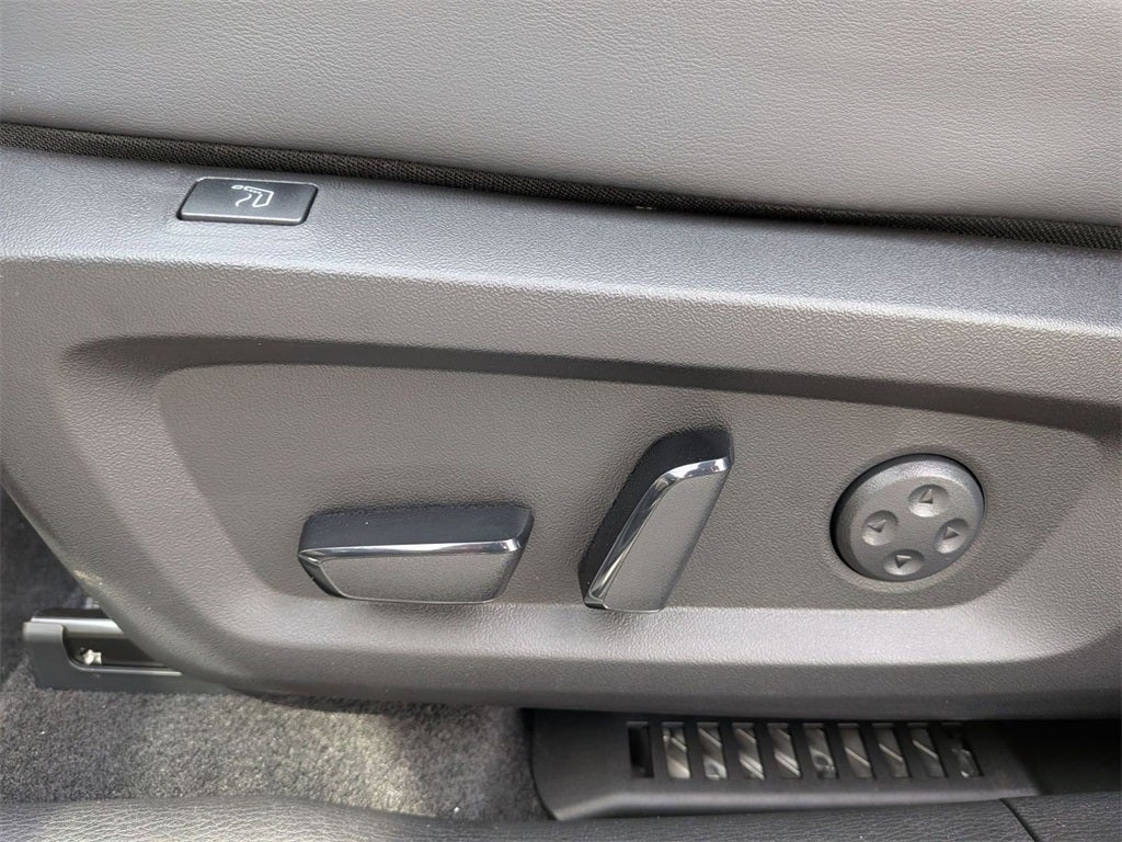 2025 Mitsubishi Outlander PHEV SEL