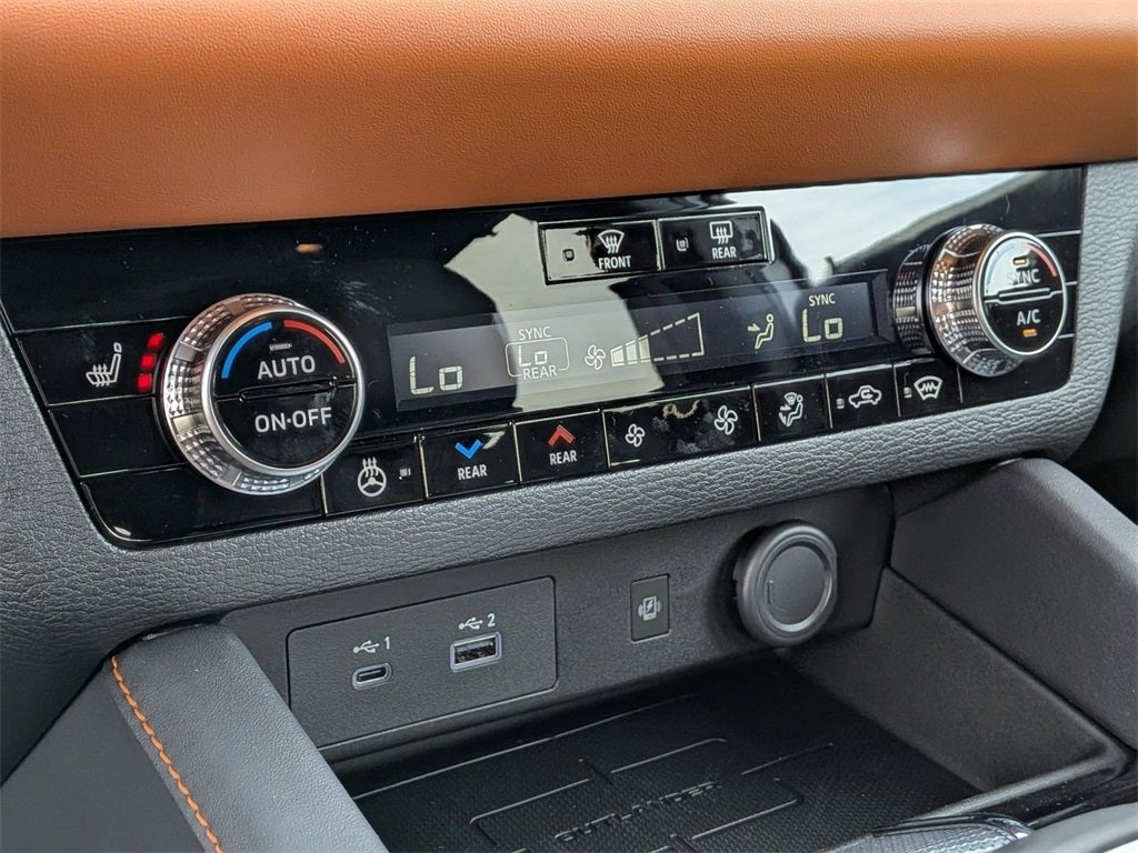 2025 Mitsubishi Outlander PHEV SEL