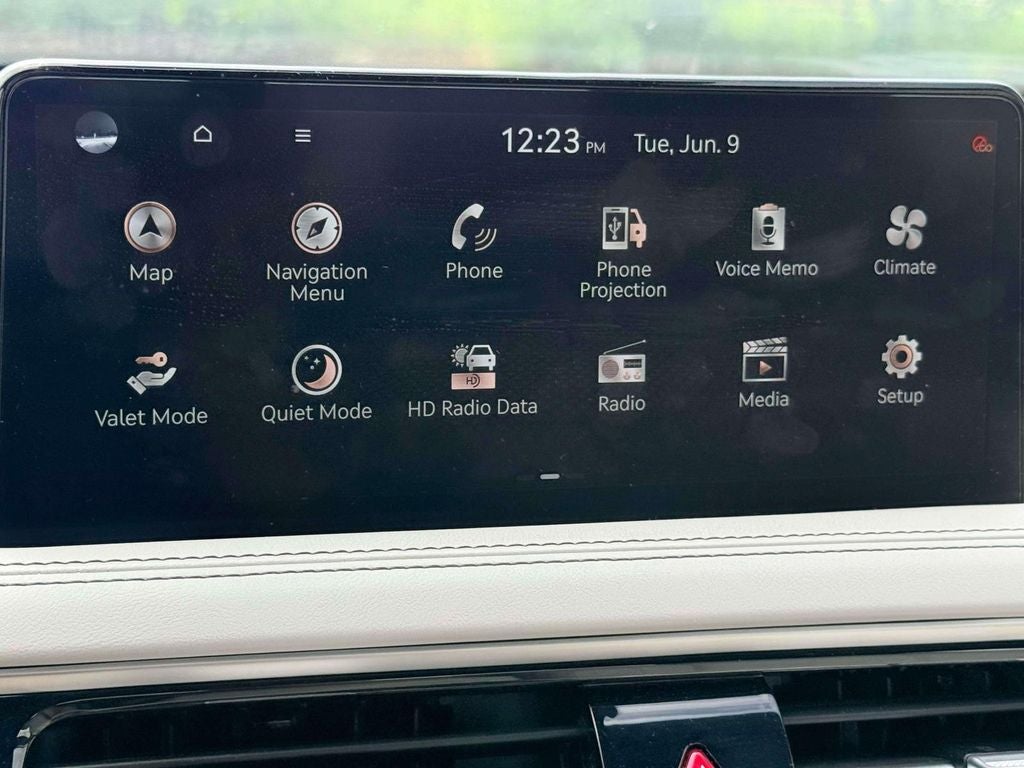 2024 Genesis G70 2.5T