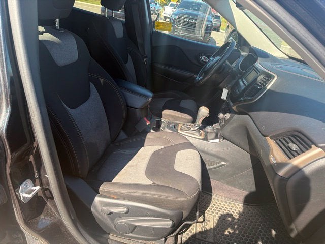 2016 Jeep Cherokee Altitude
