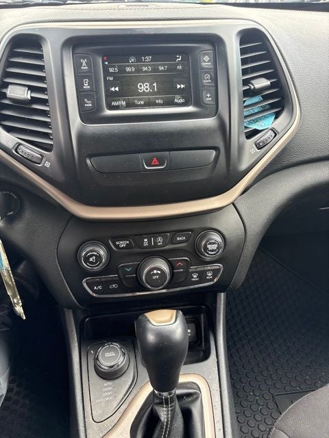 2016 Jeep Cherokee Altitude